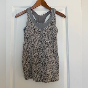 Lululemon work out top size 4 sports bra gray
